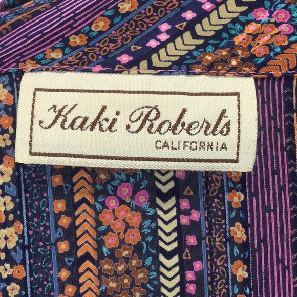 Vintage Kaki Roberts Button Down Shirt - Picture 8 of 9